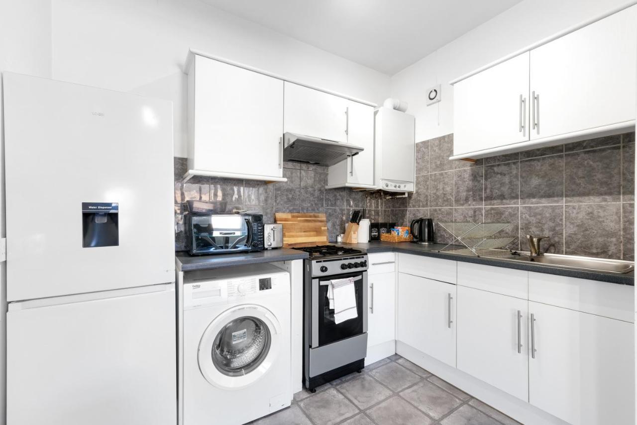 West Ealing Serviced Apts- 2 Bedroom 2 Bath Parking Near Station With Off Street Parking By 360Stays מראה חיצוני תמונה