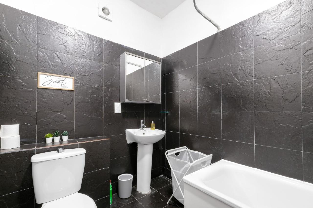 West Ealing Serviced Apts- 2 Bedroom 2 Bath Parking Near Station With Off Street Parking By 360Stays מראה חיצוני תמונה